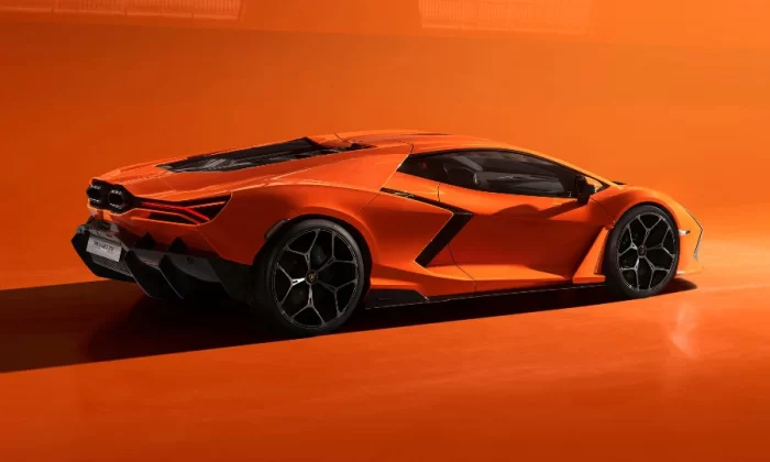 Lamborghini Revuelto 1