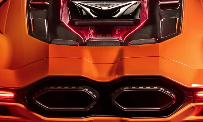 Lamborghini Revuelto 10