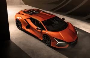 Lamborghini Revuelto 15