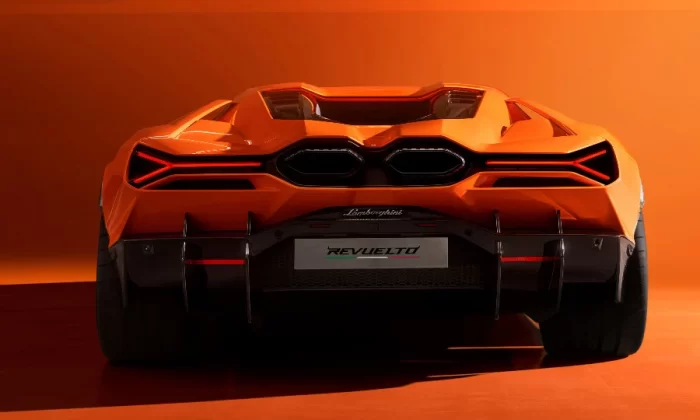 Lamborghini Revuelto 9